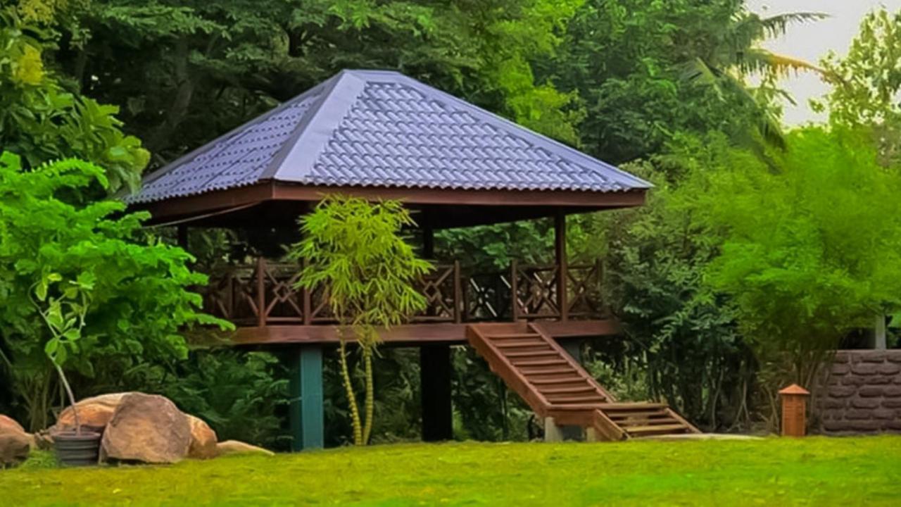 Silver Crown Nature Resort Kombichankulama Esterno foto