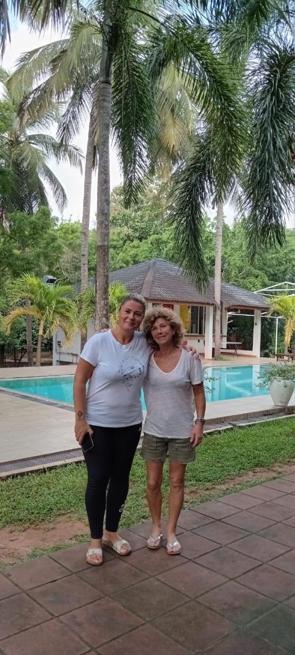 Silver Crown Nature Resort Kombichankulama Esterno foto